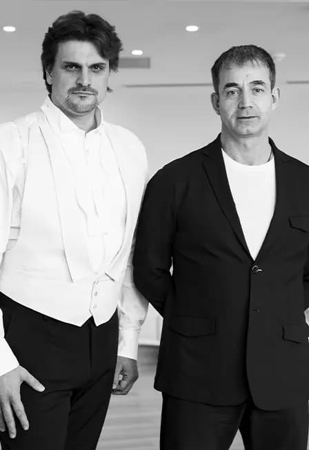 В списках не значился. Государственный Кремлевский оркестр и Дмитрий Певцов.