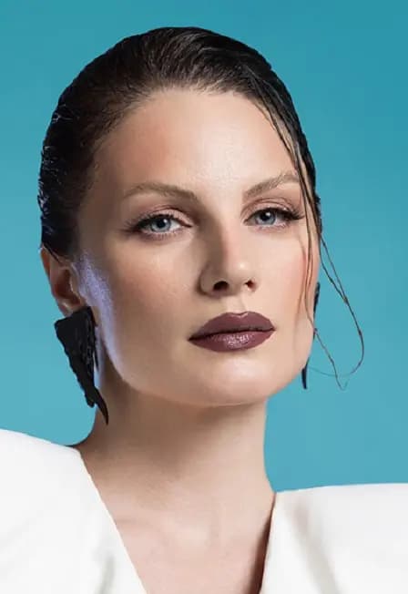 Ева Власова