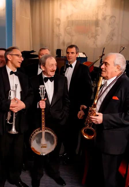 Парад на улице Бурбонов