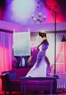 Мама, это призрак и мы поженимся!