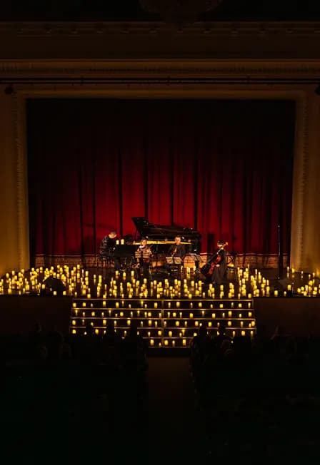 "Шедевры Мировой Киномузыки при Свечах"