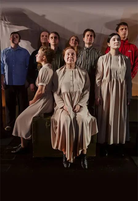 А в доме том солдата ждут