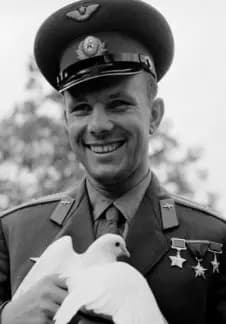 Пионеры космоса