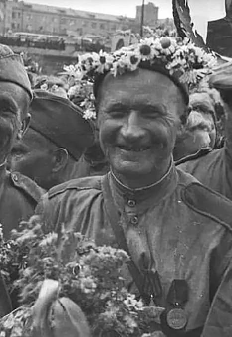 Война... Любовь...