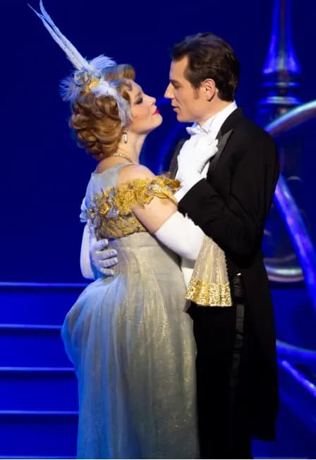 ВЕСЁЛАЯ ВДОВА