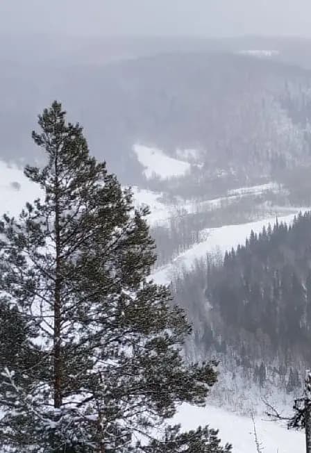 Розовые скалы: украшение Инзера