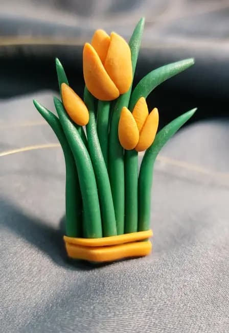 Мастер-класс по лепке из полимерной глины Брошь «Весна пришла»