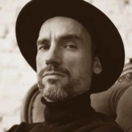 Василий Уриевский «Весь мир на ладони»