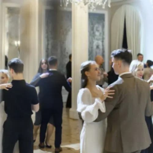 Светский салон в особняке XIX века