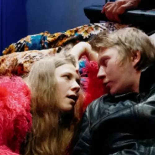 Человек в закрытой комнате