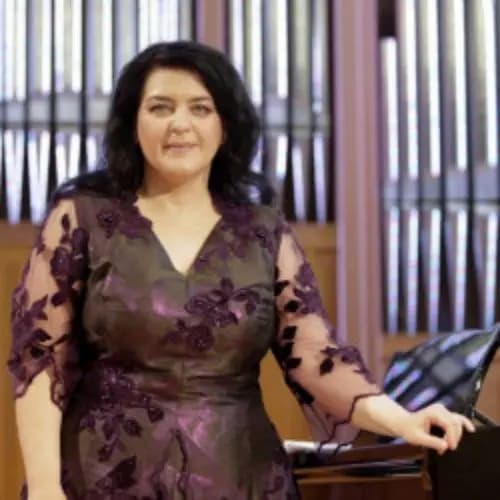 В сердце музыка, на душе весна