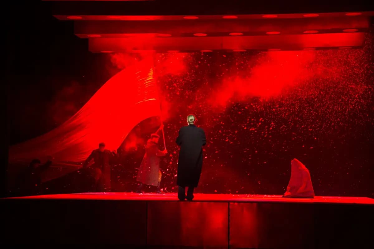 Зоя (Русский драматический театр им. Бестужева)