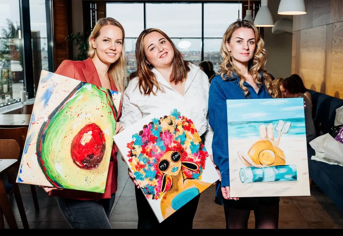 Арт-вечеринка Artvibes. Рисуем акрилом на холсте в ресторане Сплетни Бар Анны Асти