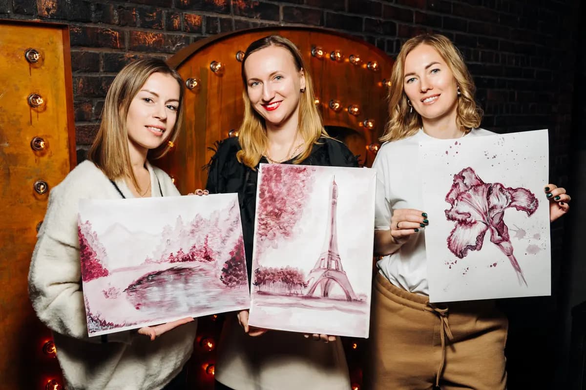 Арт-вечеринка Artvibes. Рисуем вином с видом на Аврору