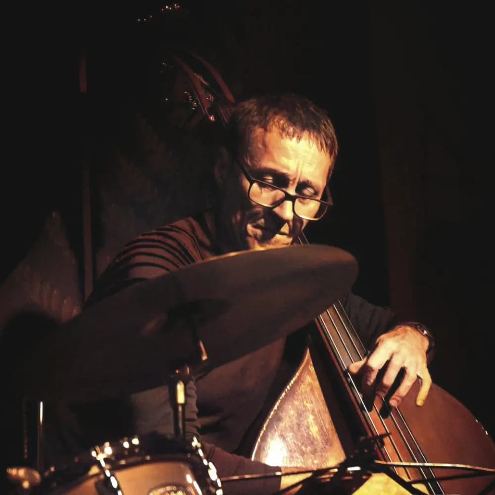 Фортепианное джазовое трио в винном баре «В Вине»