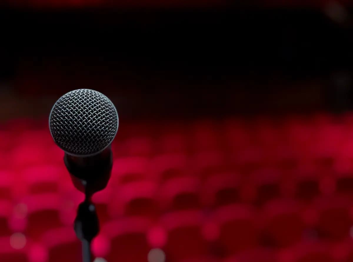 Поклонимся великим тем годам