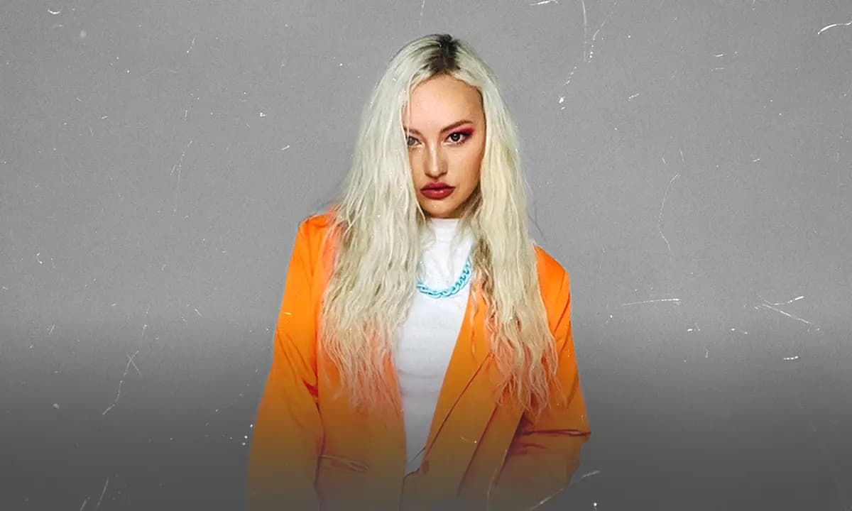 Блондинка КсЮ. Большой сольный концерт