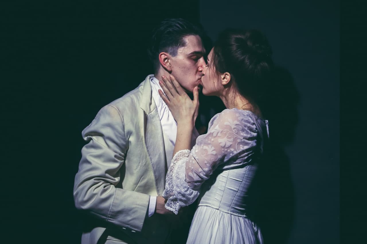 Дубровский (Молодёжный театр)