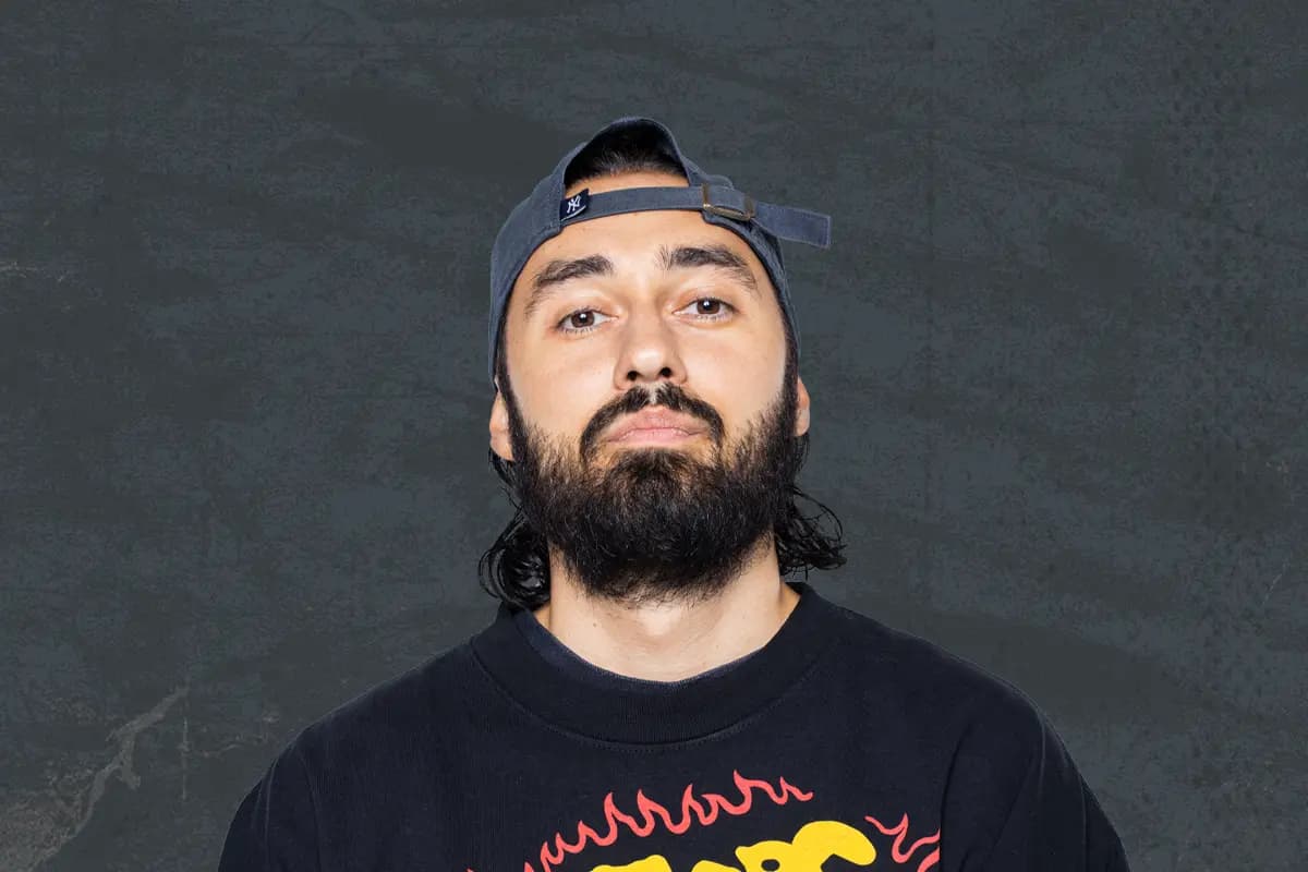 Мот (Дворец спорта «Янтарный»)