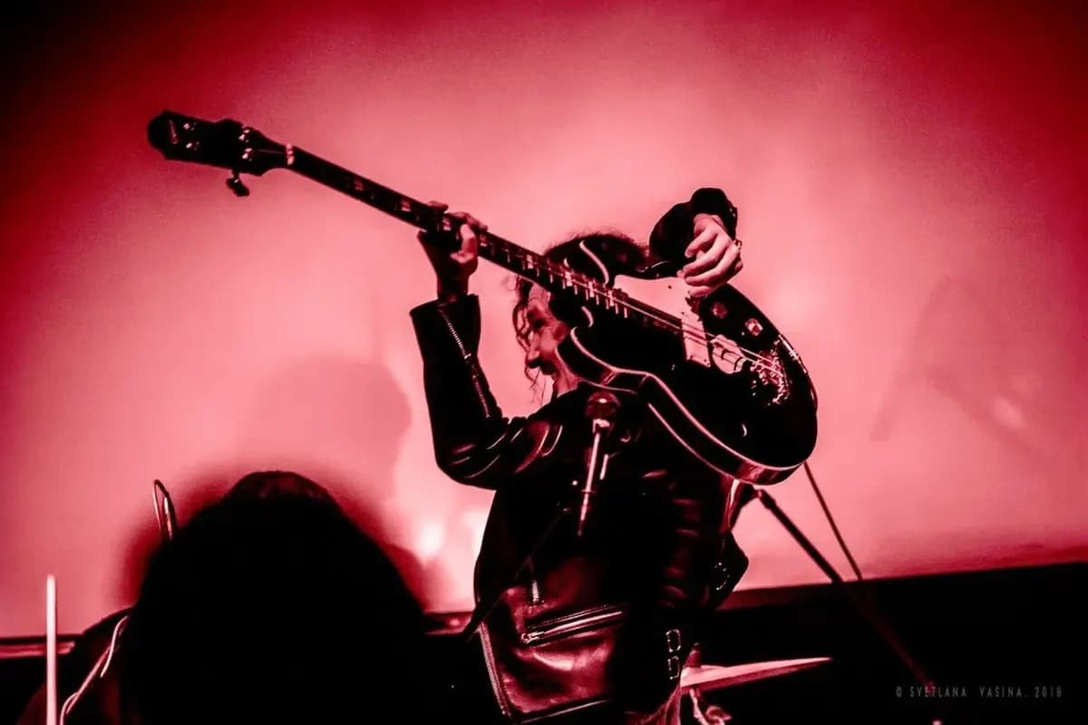 Ривущие струны (16 Тонн Арбат)