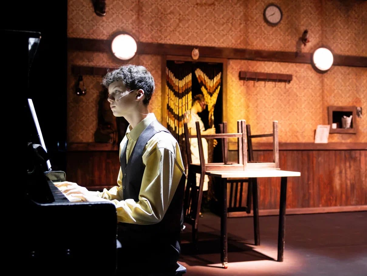 Благоволительницы (Театр на Бронной)