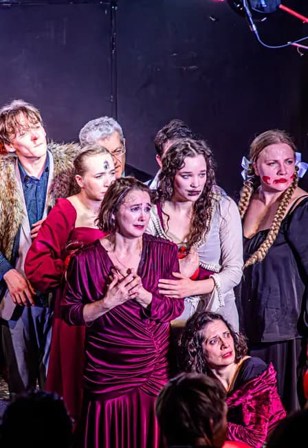 Вишневый сад. Любовь на крови.