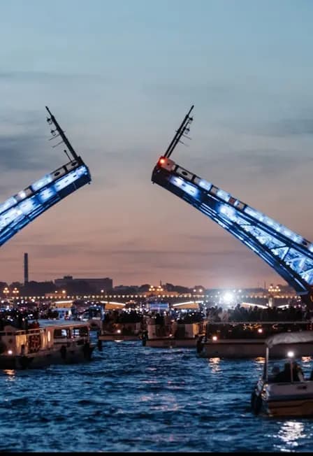 Разводные мосты Петербурга с борта теплохода
