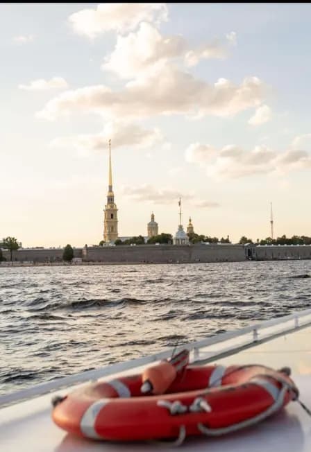 Реки и каналы и Полуденный выстрел с борта теплохода