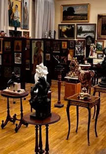 Зал частных коллекций. Сочинский Художественный музей им. Д.Д. Жилинского