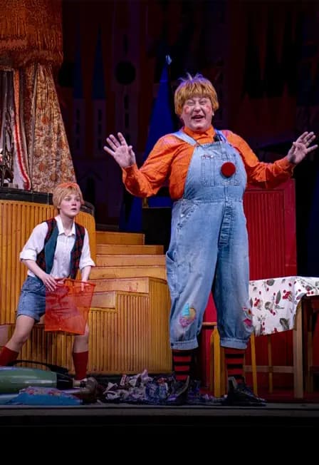 Малыш и Карлсон, который живет на крыше