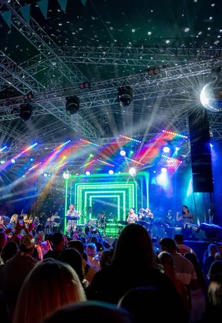 Поп-хиты на крыше с симфоническим оркестром. Olympic Orchestra