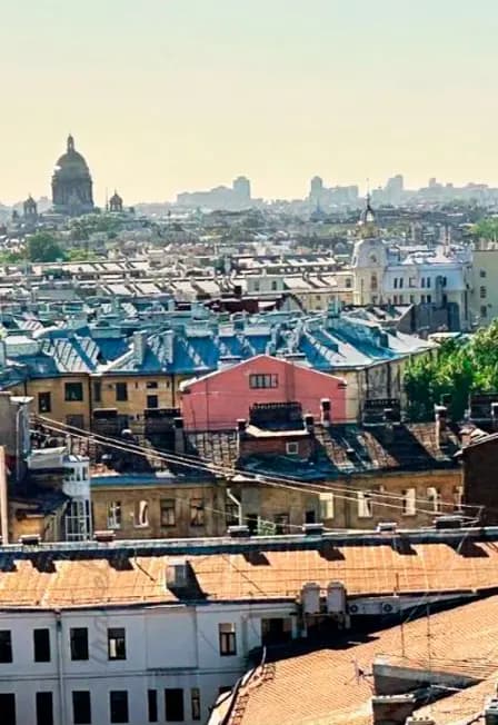 Must have Питера: панорама с высоты и дворы, парадные и коммуналка