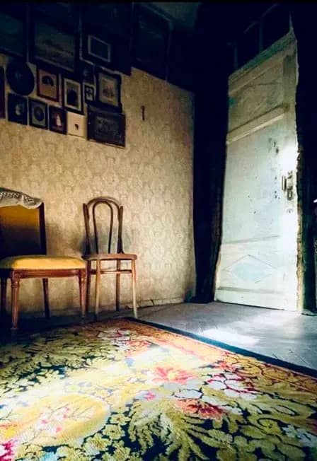 Три старинные коммунальные квартиры