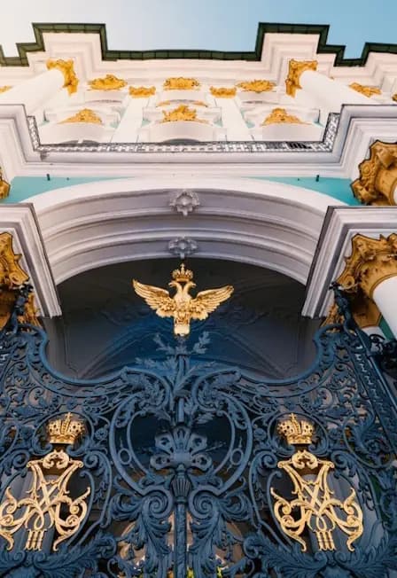 ЗОЛОТАЯ КЛАДОВАЯ ЭРМИТАЖА: КАМЕРНАЯ ПРОГУЛКА В МИНИ-ГРУППЕ