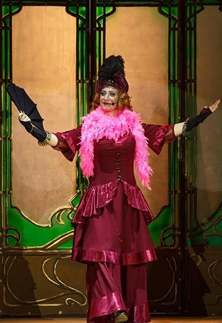 Здравствуйте, я ваша тетя!