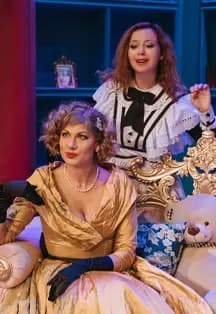 8 любящих женщин