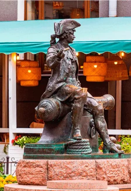 Экскурсия по дворам и парадным Васильевского острова