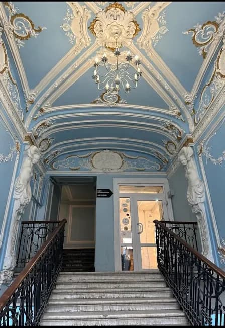 По дворам и парадным Владимирской