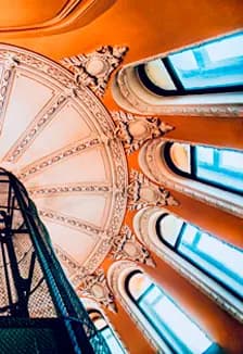 Приватный тур по старинным дворам и парадным Петербурга