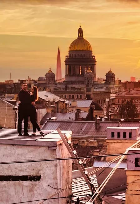 Фотосессия на питерских улочках и романтика крыш