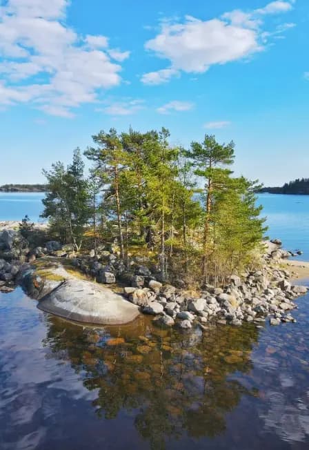 Тур в Карелию на 1 день "В Карелию по воде: ладожские шхеры, скалы и острова"