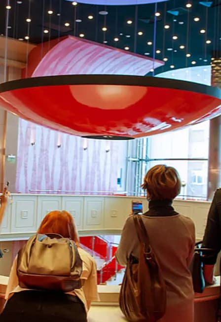 Закулисье музыкального мира: Экскурсия