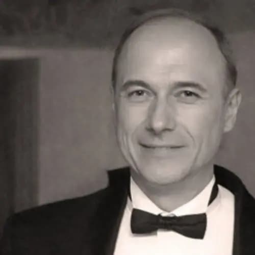 Рождение знаменитости, или симуляция искусства