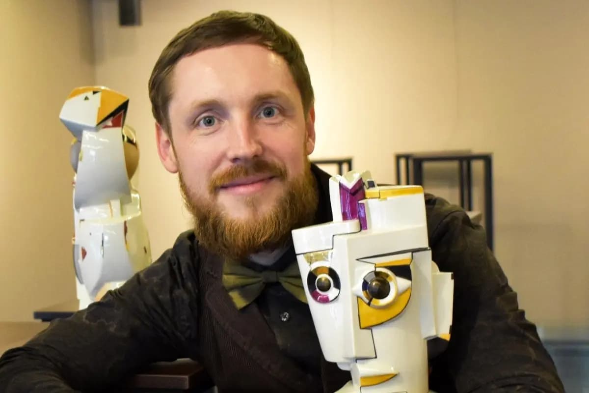 Иван Гольский. Дулёвский фарфор в стиле арт-деко: триумф Евы Штрикер и Петра Леонова (Дом китобоя)