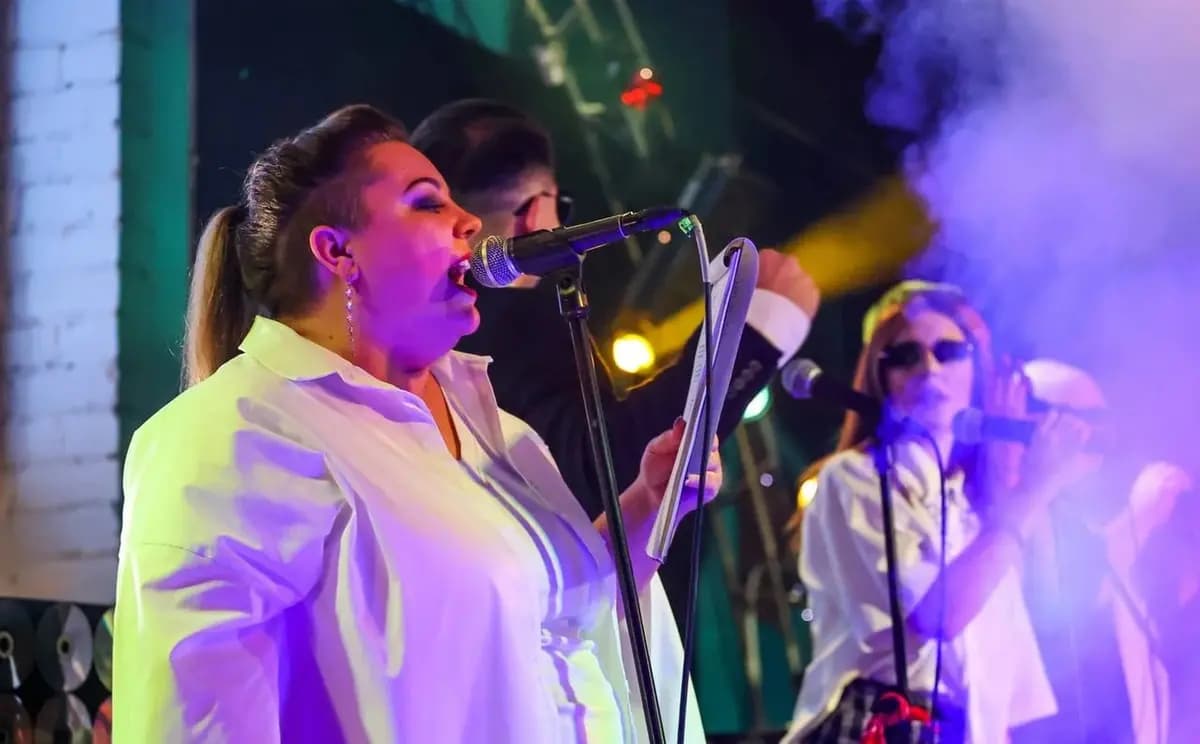 Хит хор: поём сотнями голосов (Руки Вверх! Бар)