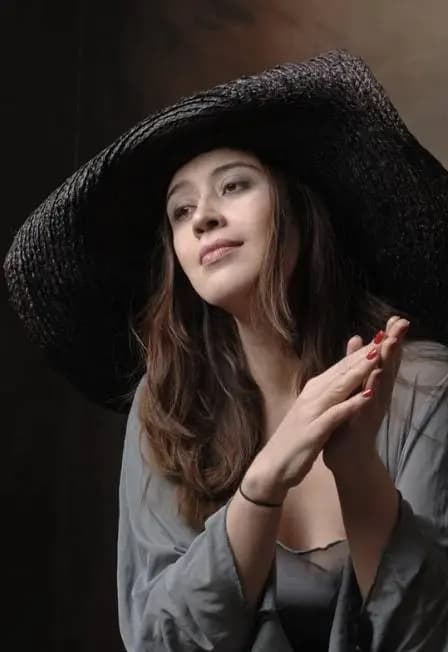 Александра Ирбе. Лекция «Маяковский и Брики. Искусство обольщения и умение жить»