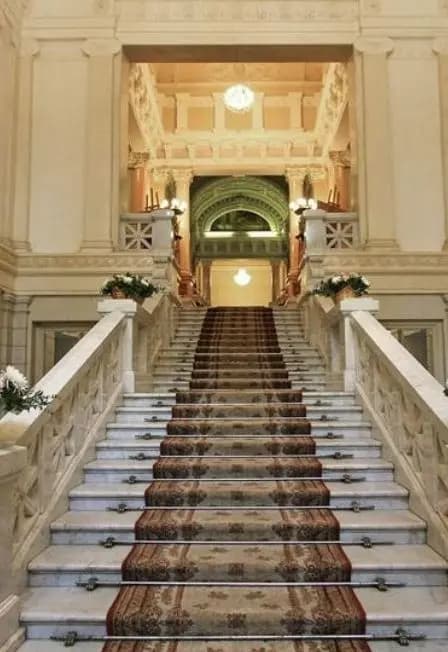 Экскурсия в роскошный особняк Н. Д. Стахеева