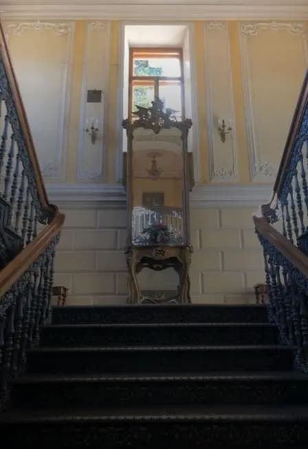 Барский особняк с колоннами: экскурсия в усадьбу Мамонтовых