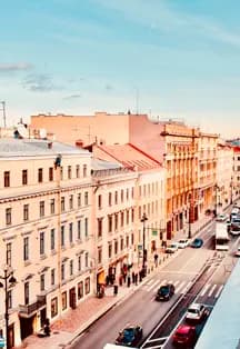 Контрасты Питера: парадные, дворы, коммуналка и видовая крыша