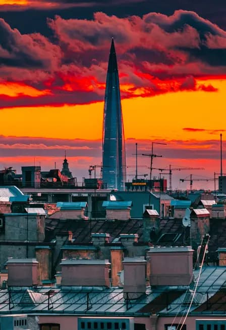 Комбо 4 в 1: видовая крыша, парадные, дворы и настоящая коммуналка